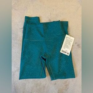 brand new, too small on me